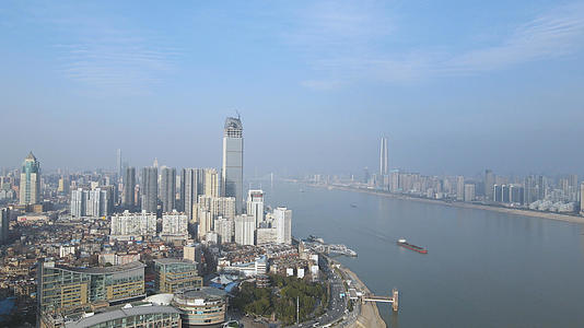 航拍城市江景风光天际线商业地产4k素材视频的预览图