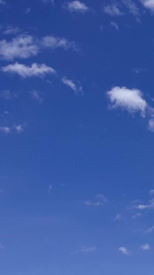 延迟摄影城市风光天空蓝天白云流动的云自然风光摄影素材视频的预览图