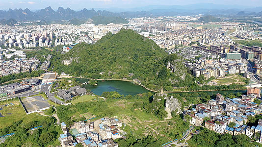 桂林山水漓江两岸穿山公园塔山景区视频的预览图