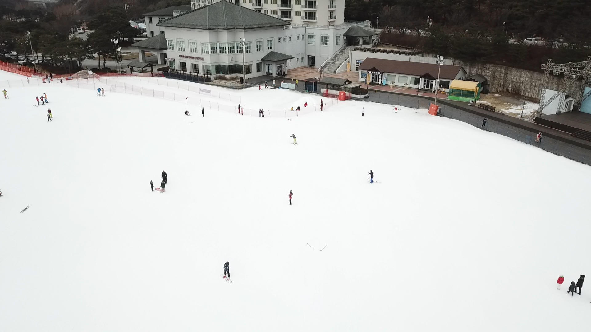 韩国江原道滑雪场视频的预览图