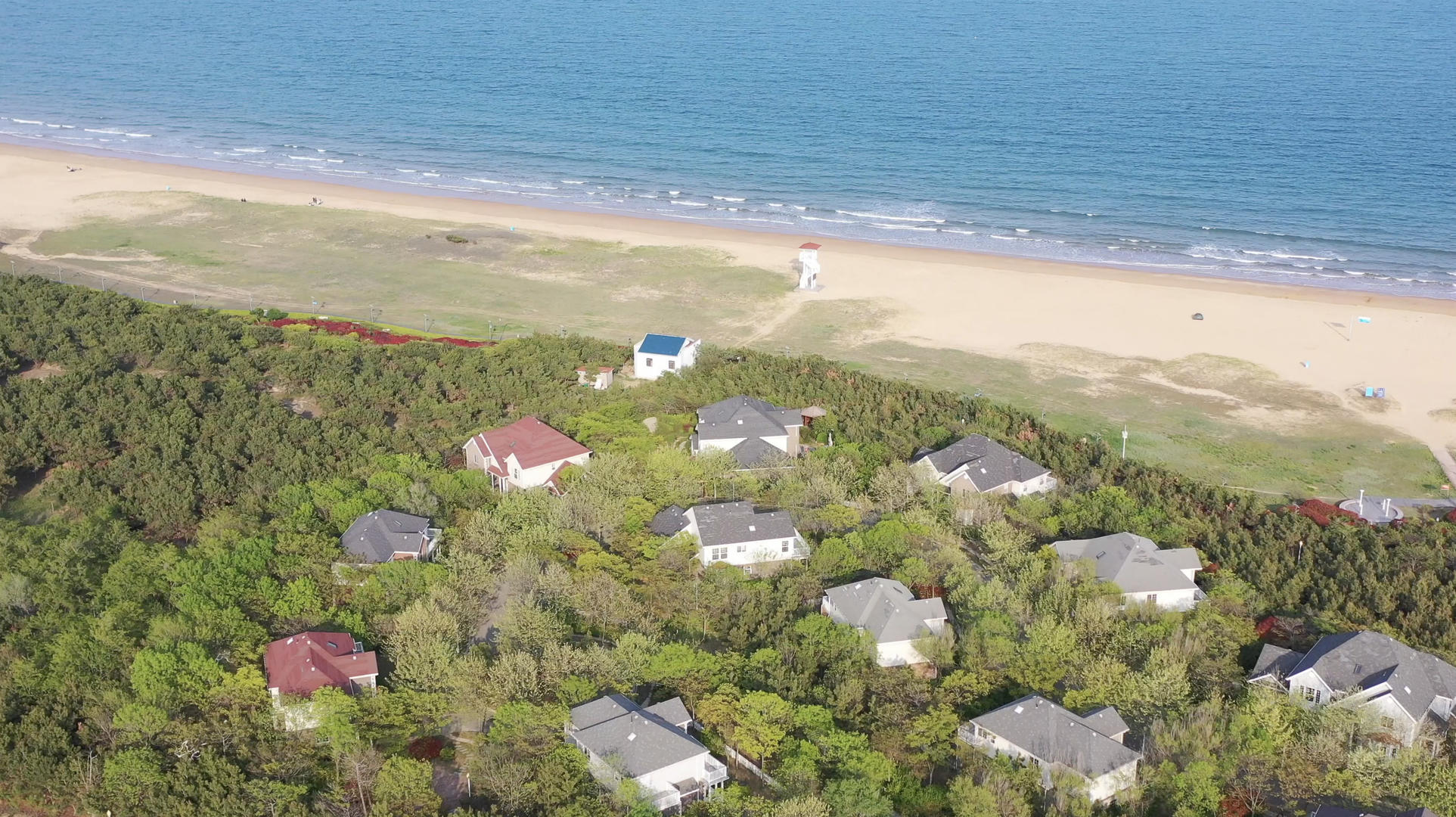 青岛银沙滩航拍4K视频视频的预览图