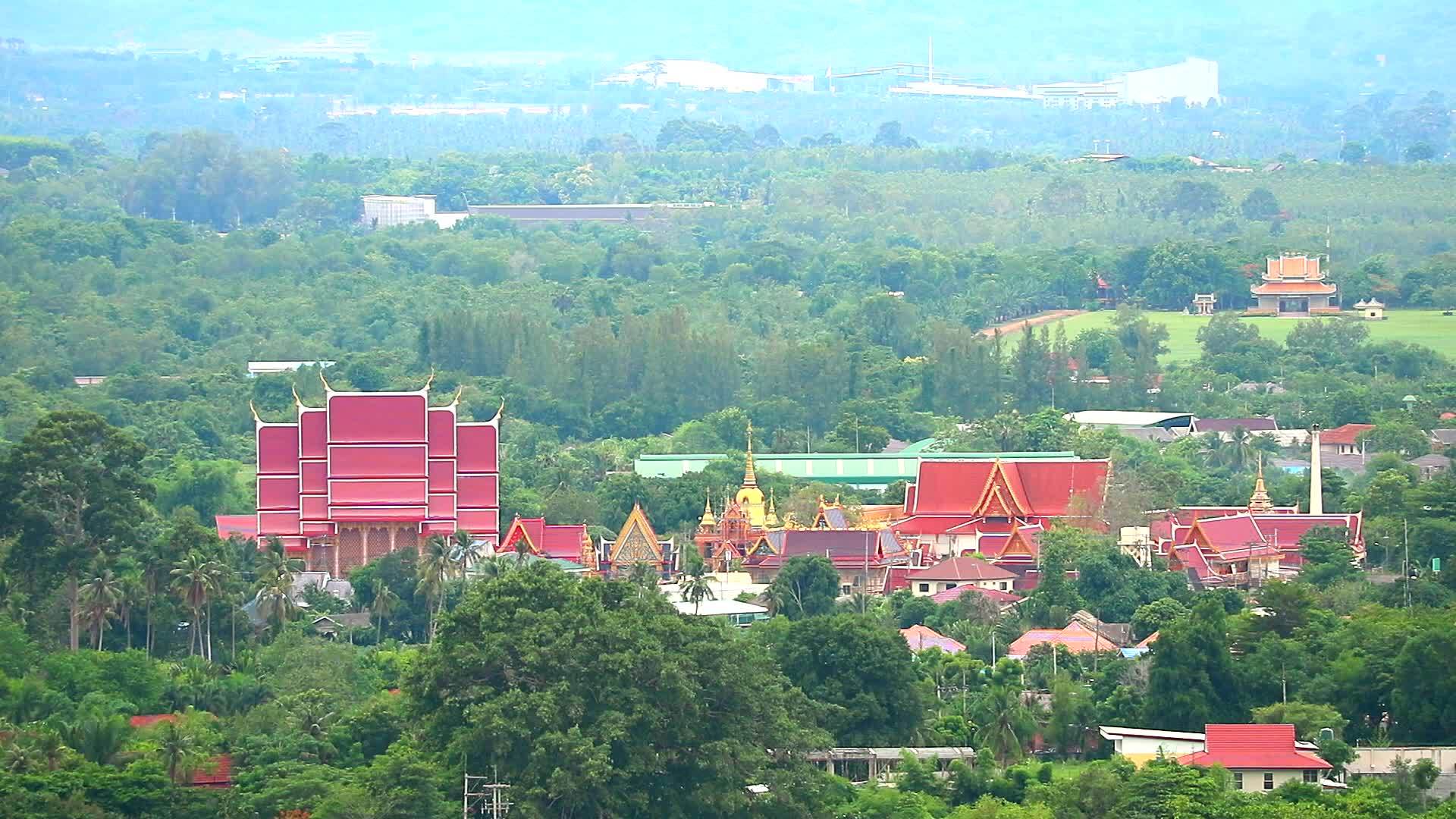 寺庙被村庄包围视频的预览图