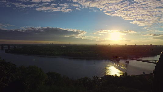 基辅落日航拍风景视频的预览图