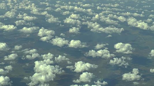 在云上飞翔空中录像视频的预览图
