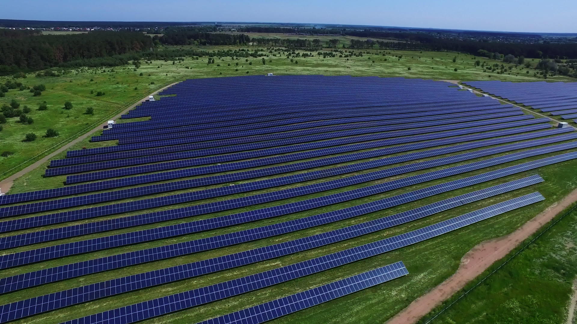 太阳能发电农场从太阳产生可再能源视频的预览图