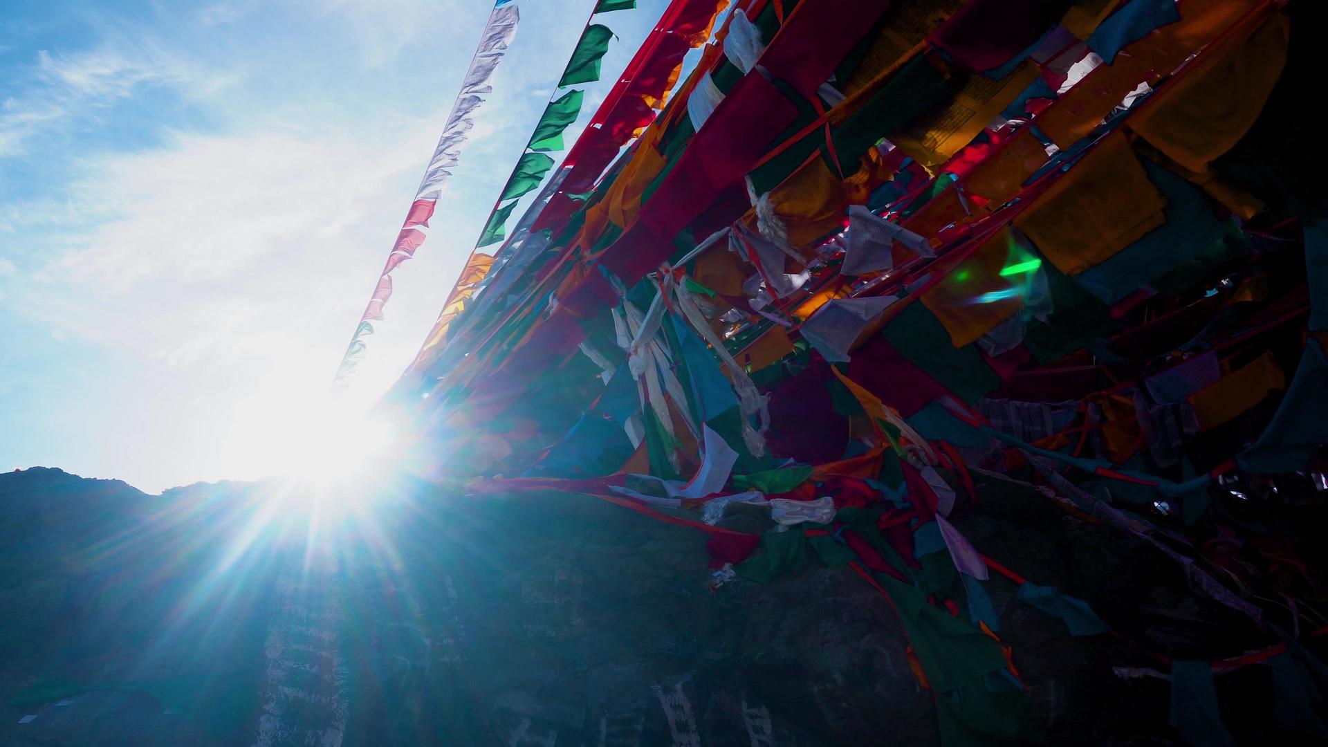 西藏飘扬的经幡祈福视频的预览图