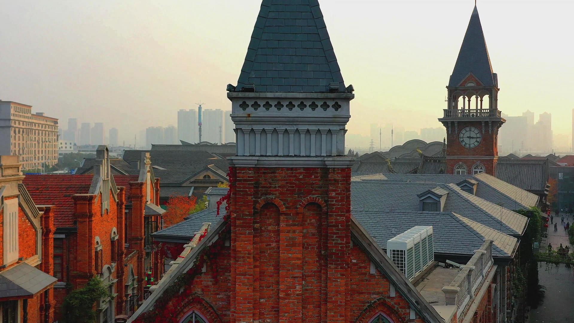 武汉汉口里古建筑教堂钟楼航拍高清4K视频视频的预览图