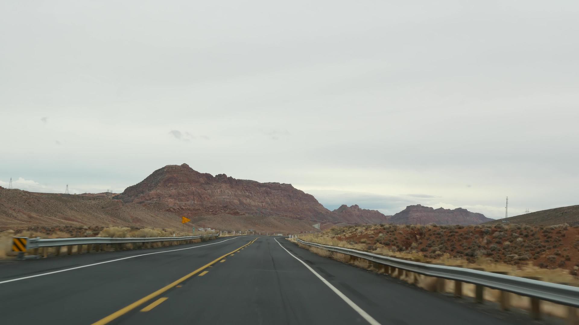 从犹他州开车到美国亚利桑那州大峡谷号公路视频的预览图