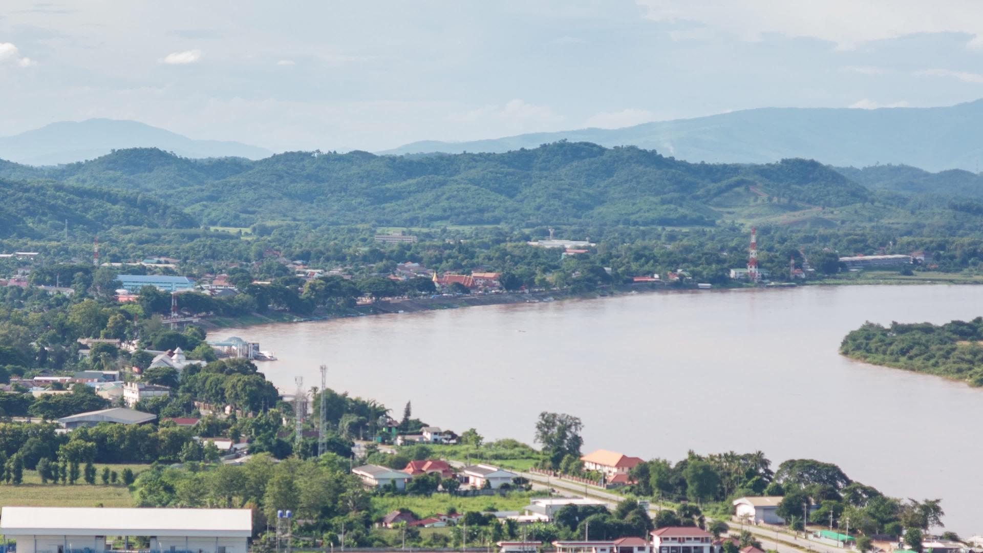 清盛小城河在泰国视频的预览图