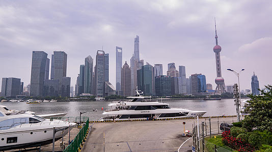 6k延时上海船舶码头陆家嘴视频的预览图