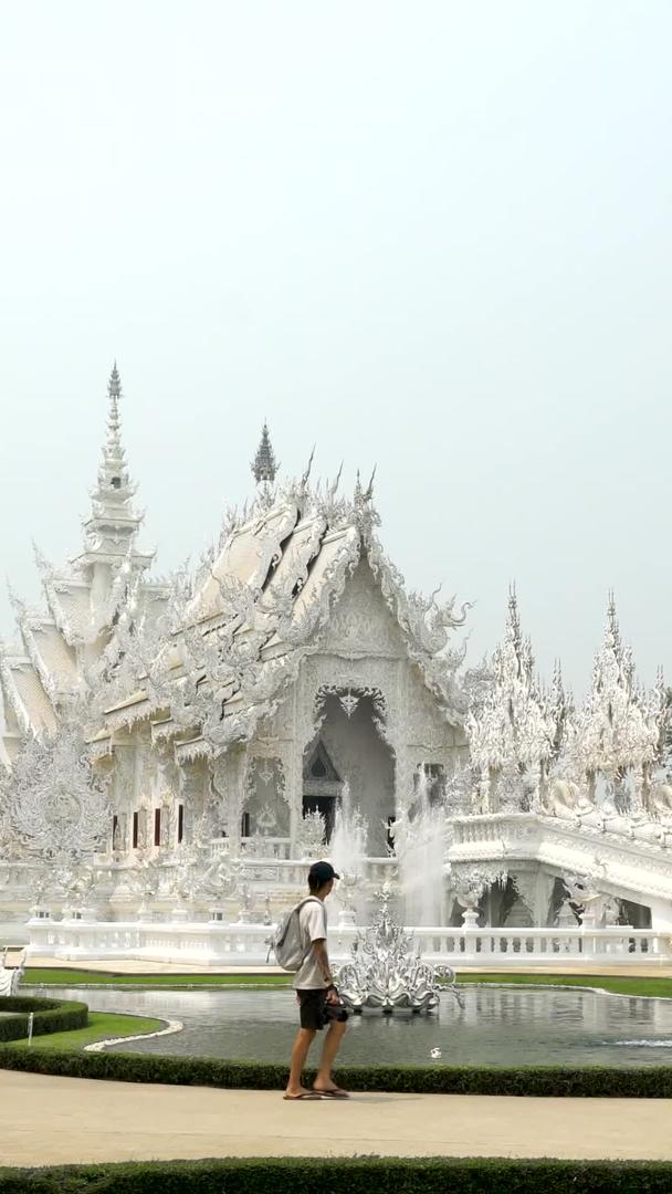 泰国清莱地标白庙实拍集合视频的预览图