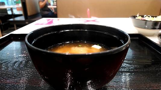 日式味增汤视频的预览图