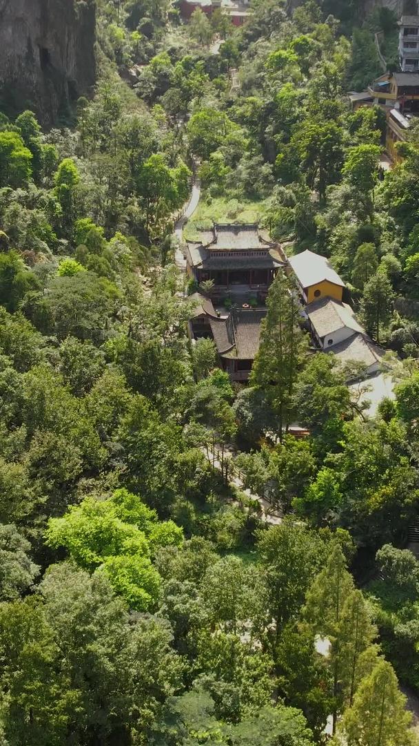 航拍5A景区雁荡山灵峰景观区古建筑寺庙视频视频的预览图