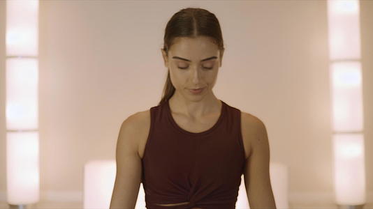 冥想瑜伽工作室视频的预览图