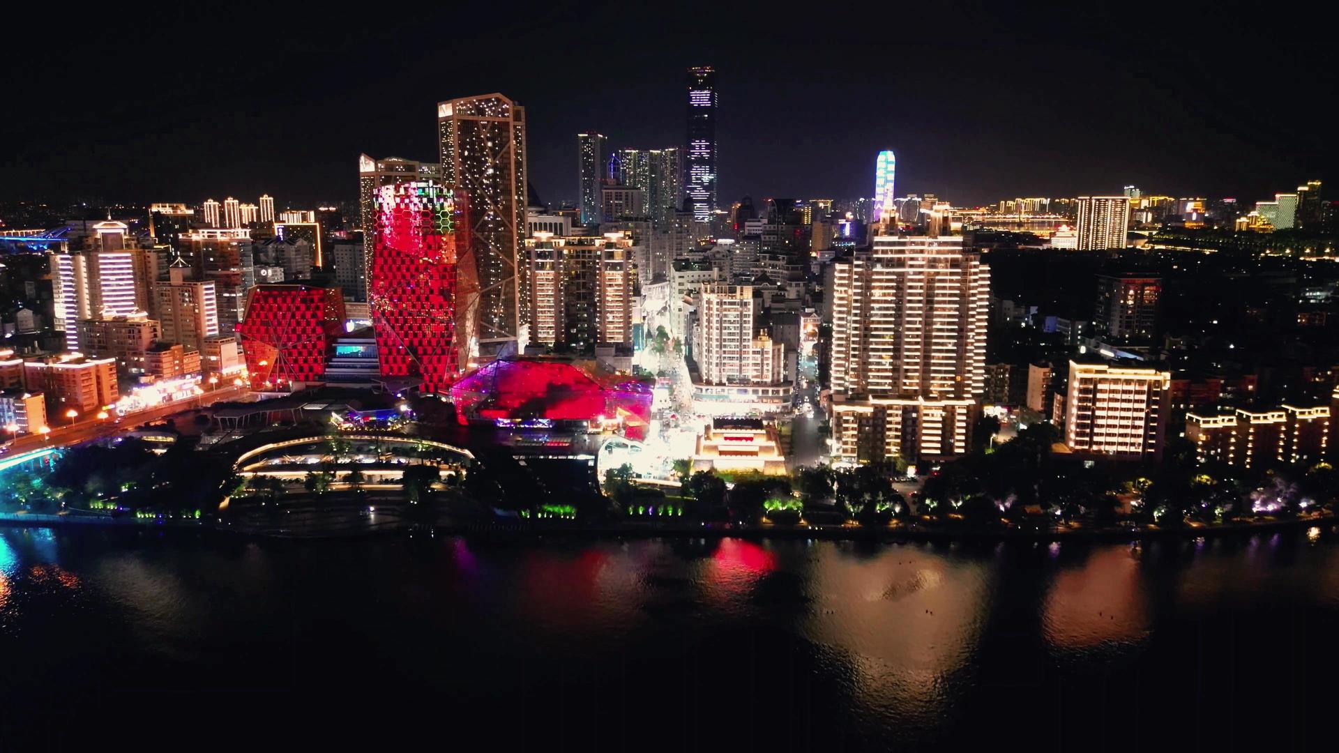 广西柳州五星商业步行街4K航拍夜景视频的预览图