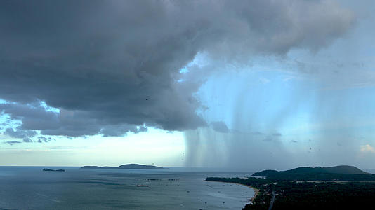海上海岛海滨暴风雨全景实拍延时4K视频的预览图