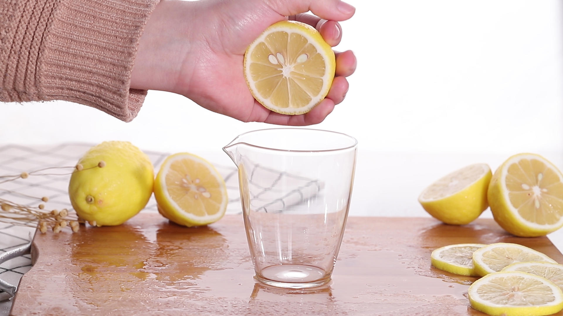 自制柠檬汁视频的预览图