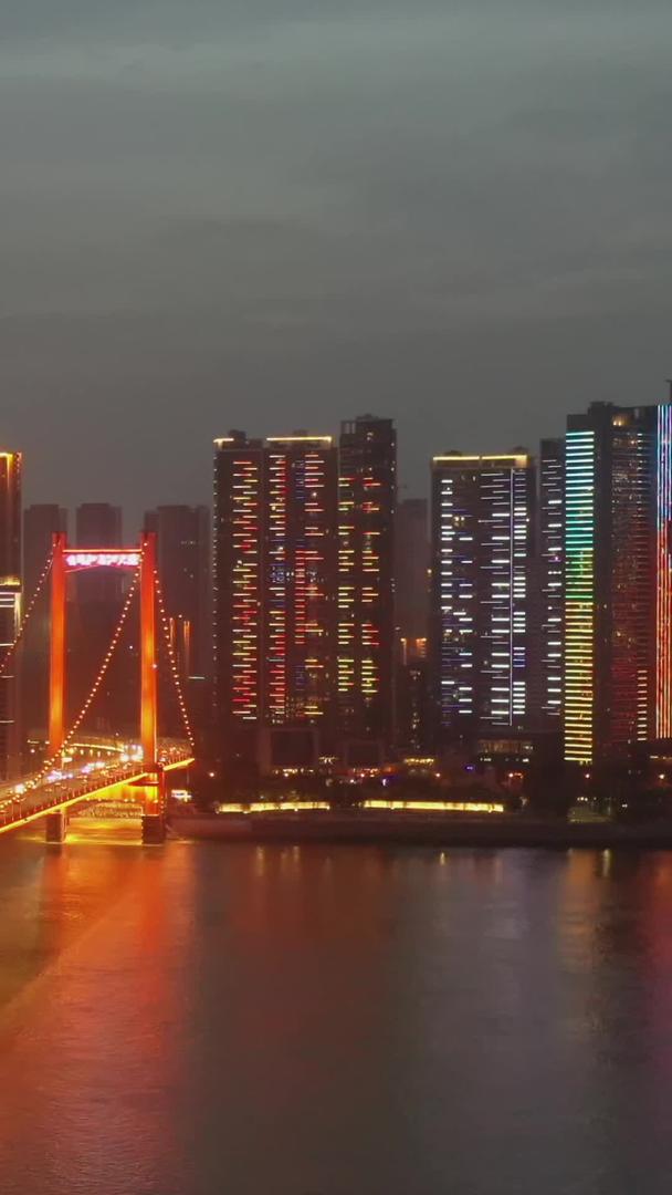 长江大桥航拍武汉鹦鹉洲视频的预览图