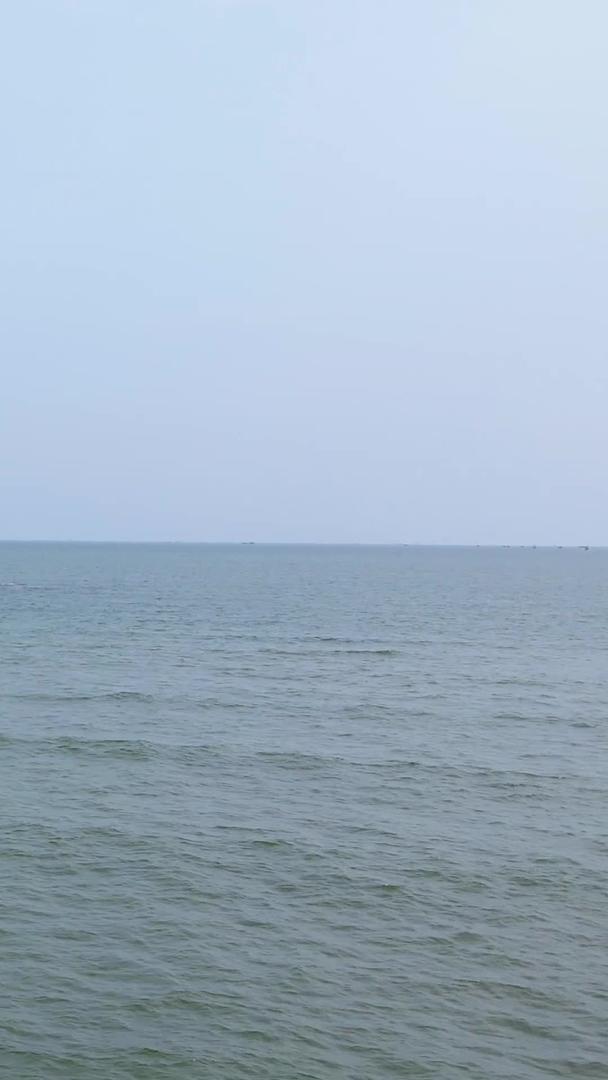 广西北部湾大海灯塔海水航拍视频的预览图
