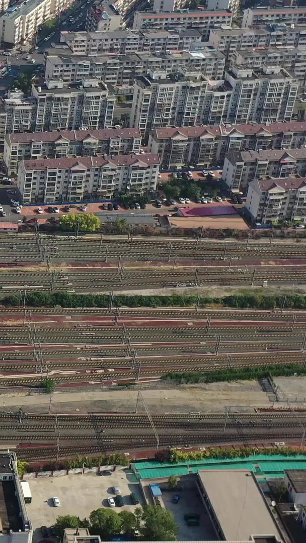 天津火车站和高铁进出站航拍视频视频的预览图