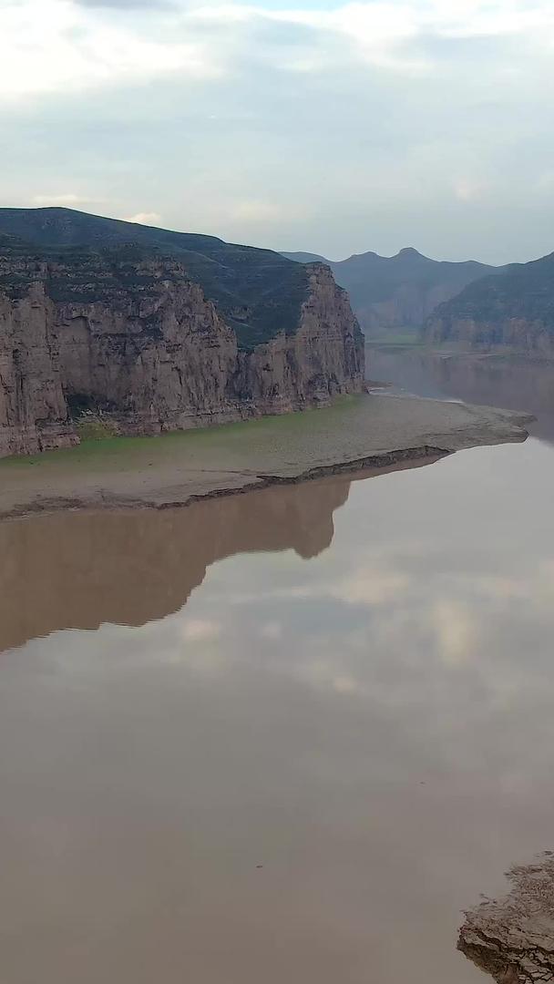 黄河大峡谷航拍视频的预览图