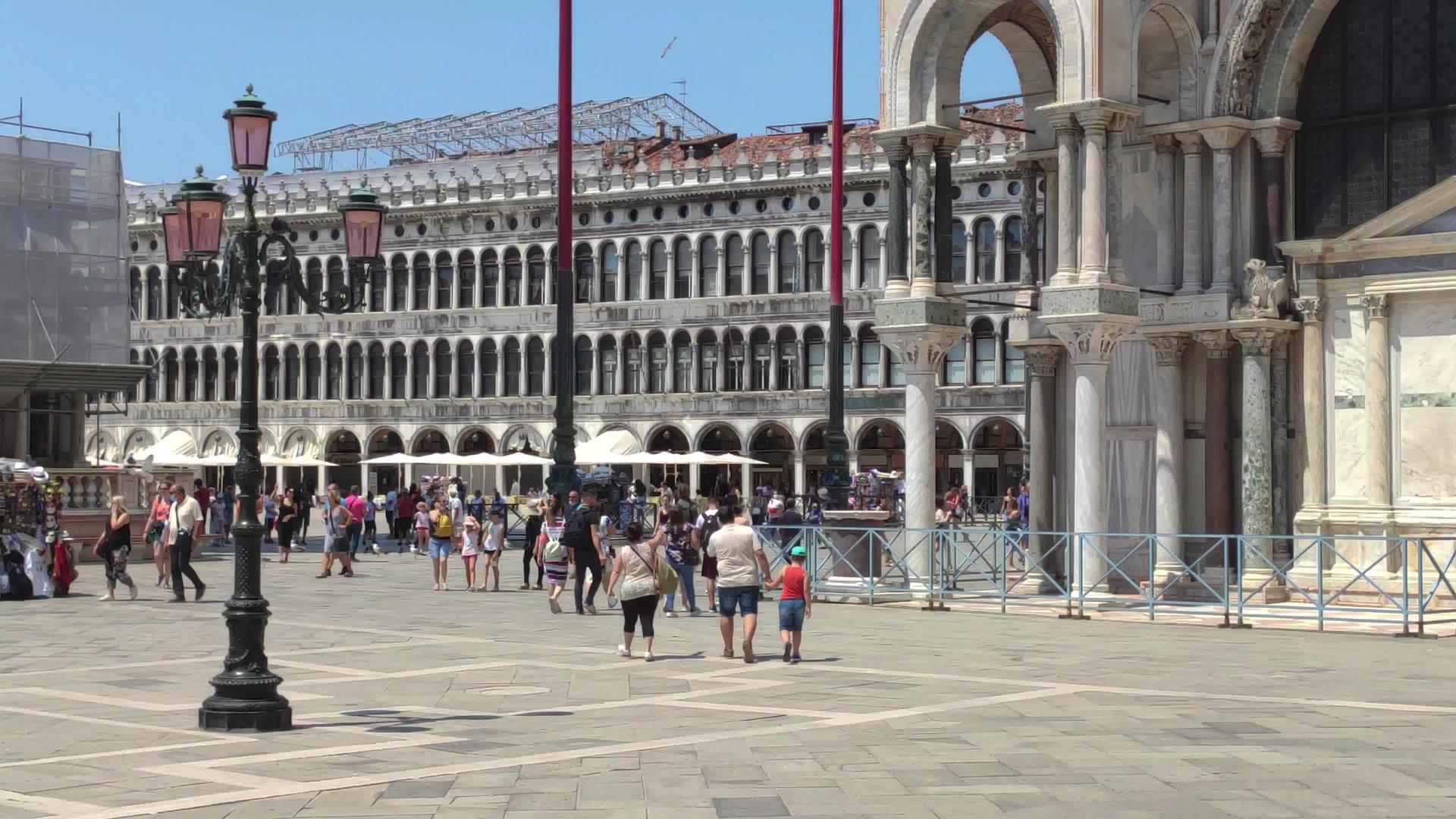 圣马克广场的人在维尼西视频的预览图
