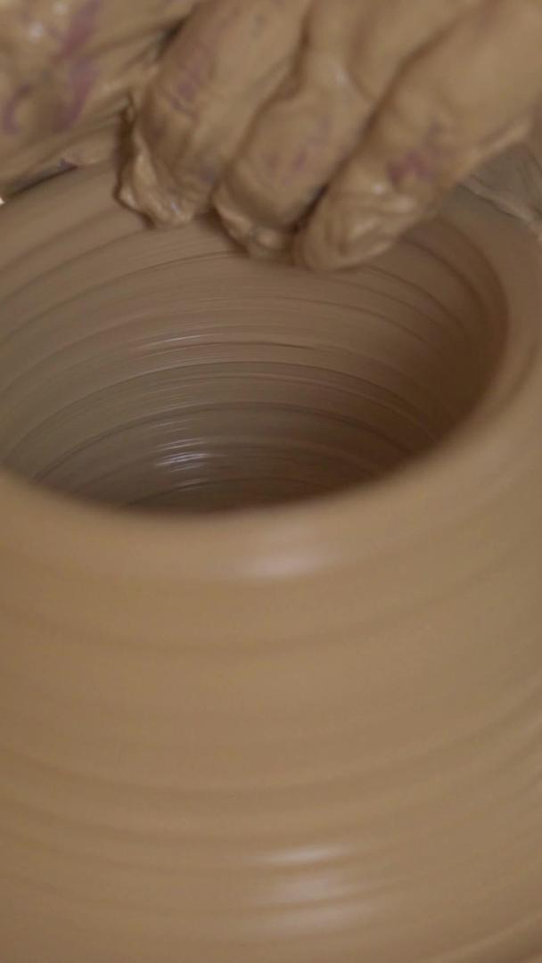 陶瓷陶器制作动作特写视频的预览图