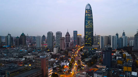 济南城市天际线最高楼夜晚航拍4K视频的预览图