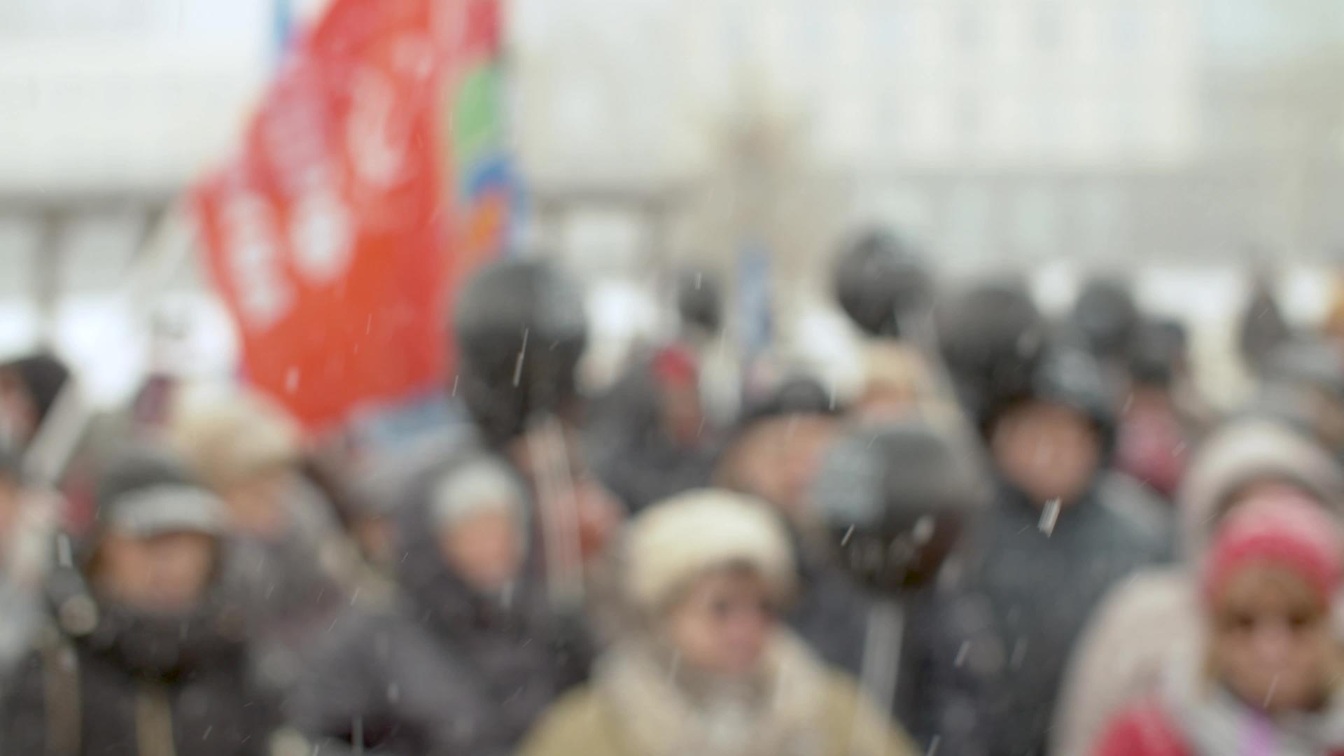对抗群众的莫斯科模糊不清视频的预览图