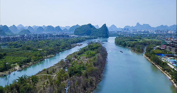 高清航拍桂林漓江风光人居环境山水城市视频的预览图