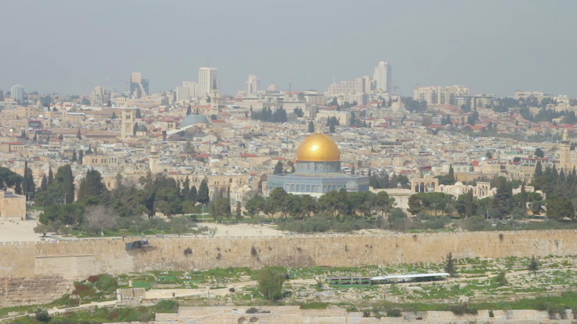 以色列古城和寺庙山的全景视频的预览图