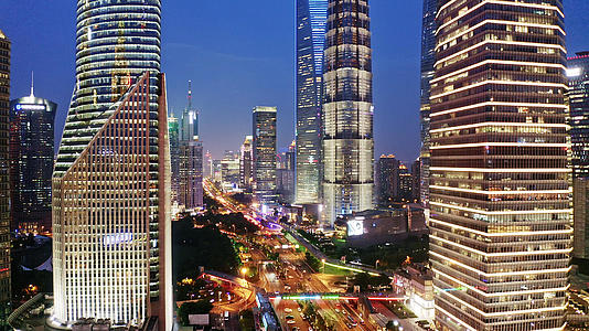 上海金融中心夜景航拍视频的预览图