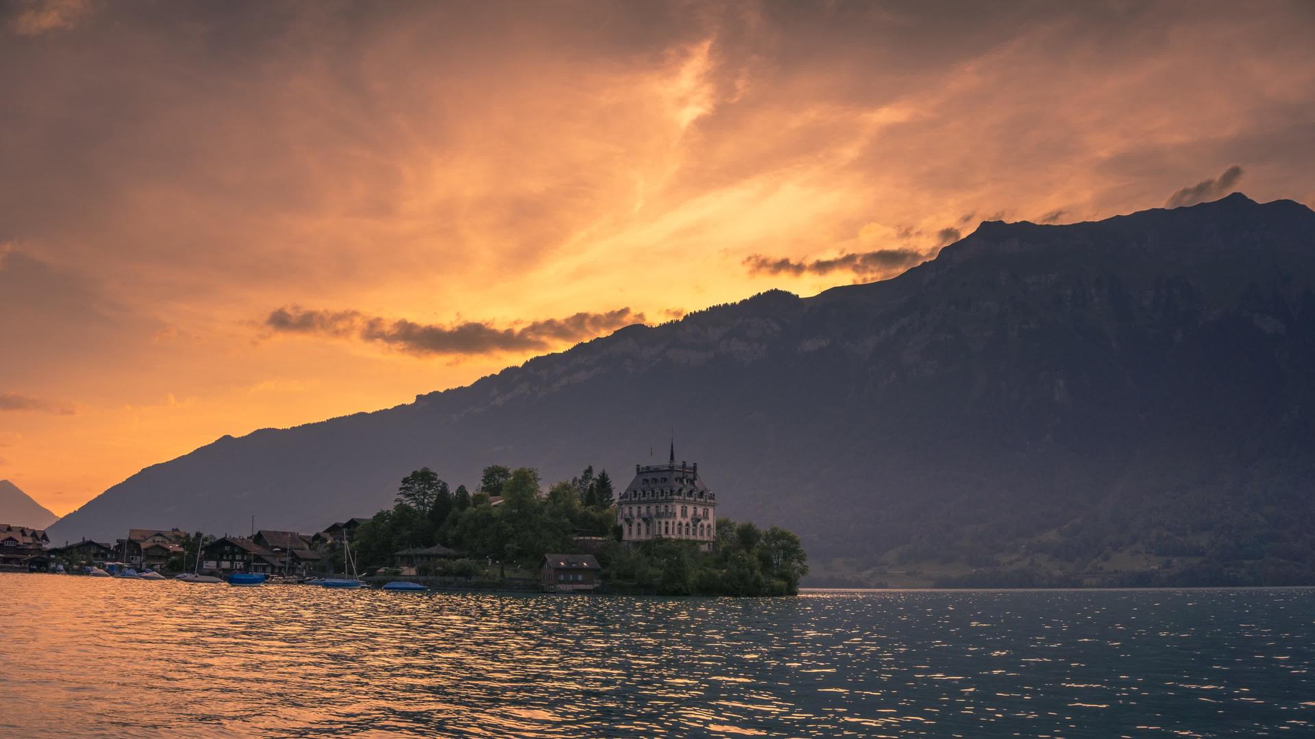 瑞士伊塞尔特瓦尔德城堡上方日落视频的预览图