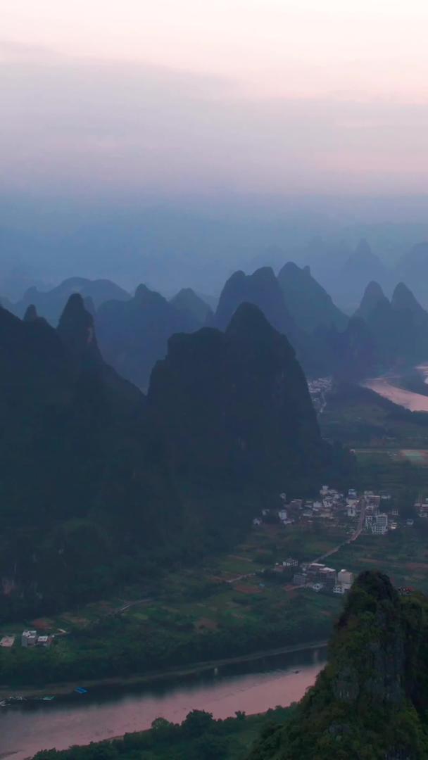 延迟了桂林漓江的日出视频的预览图