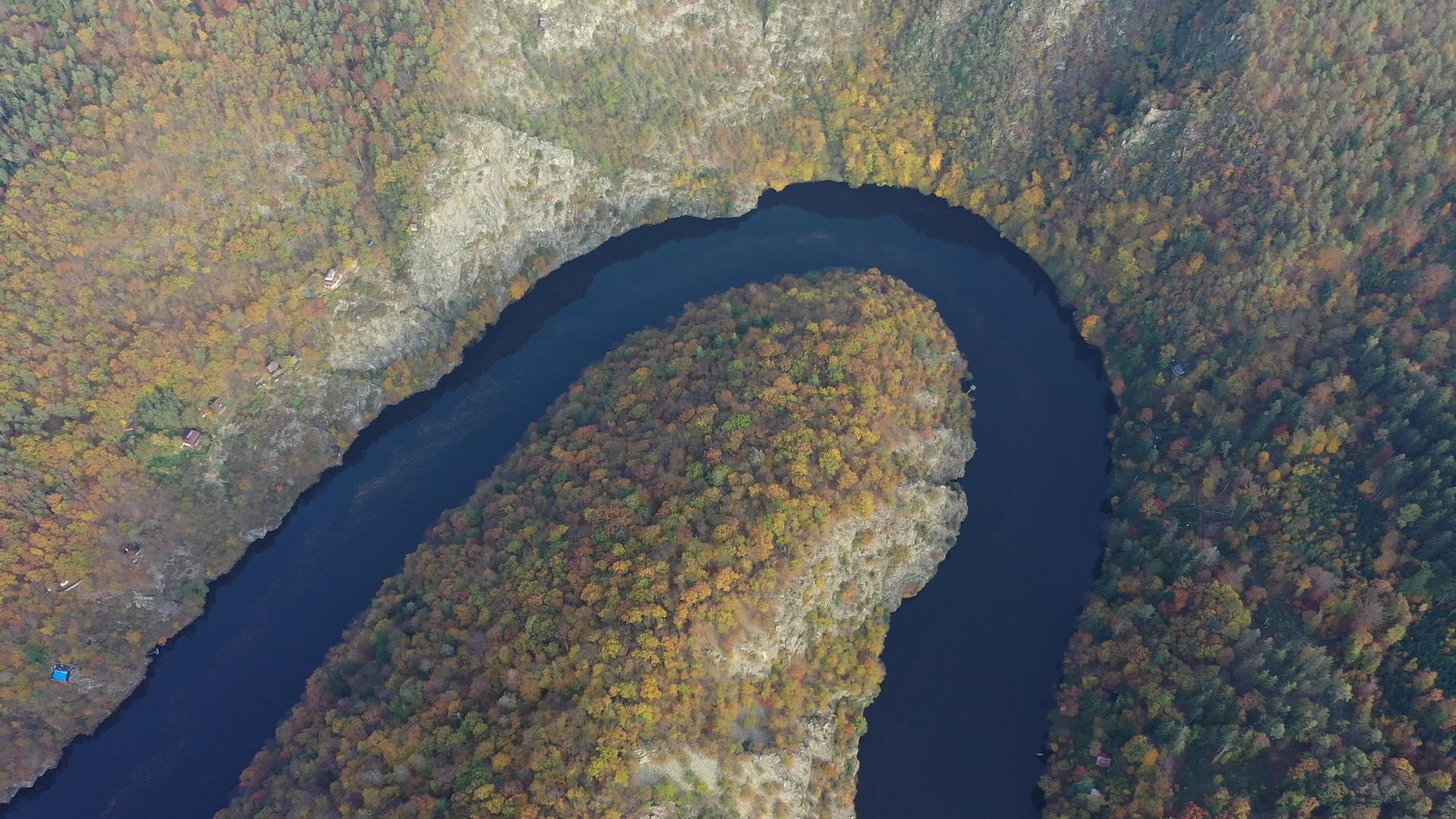 美丽的伏尔塔瓦河视频的预览图