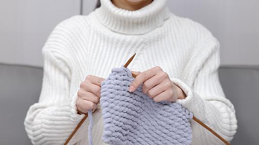 织毛衣视频的预览图