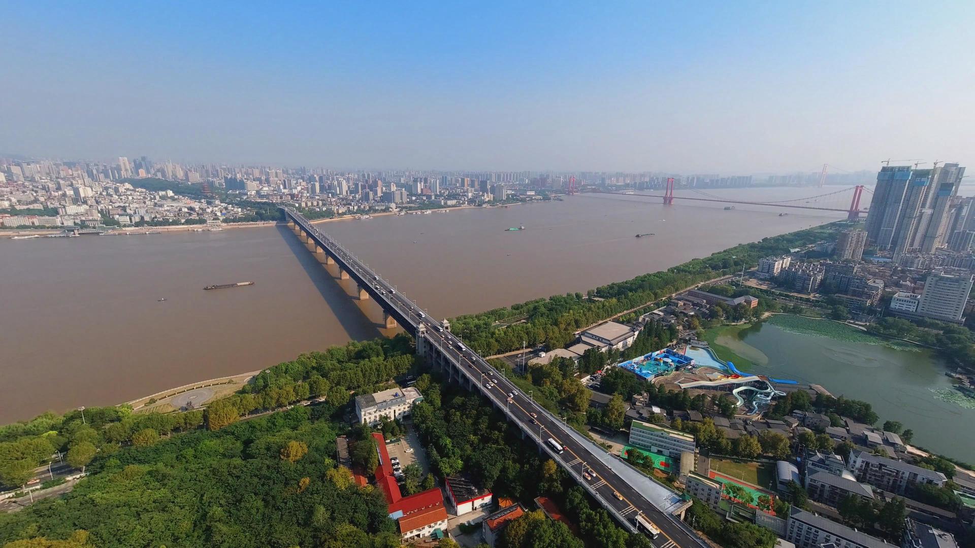 武汉长江大桥4K延时视频视频的预览图