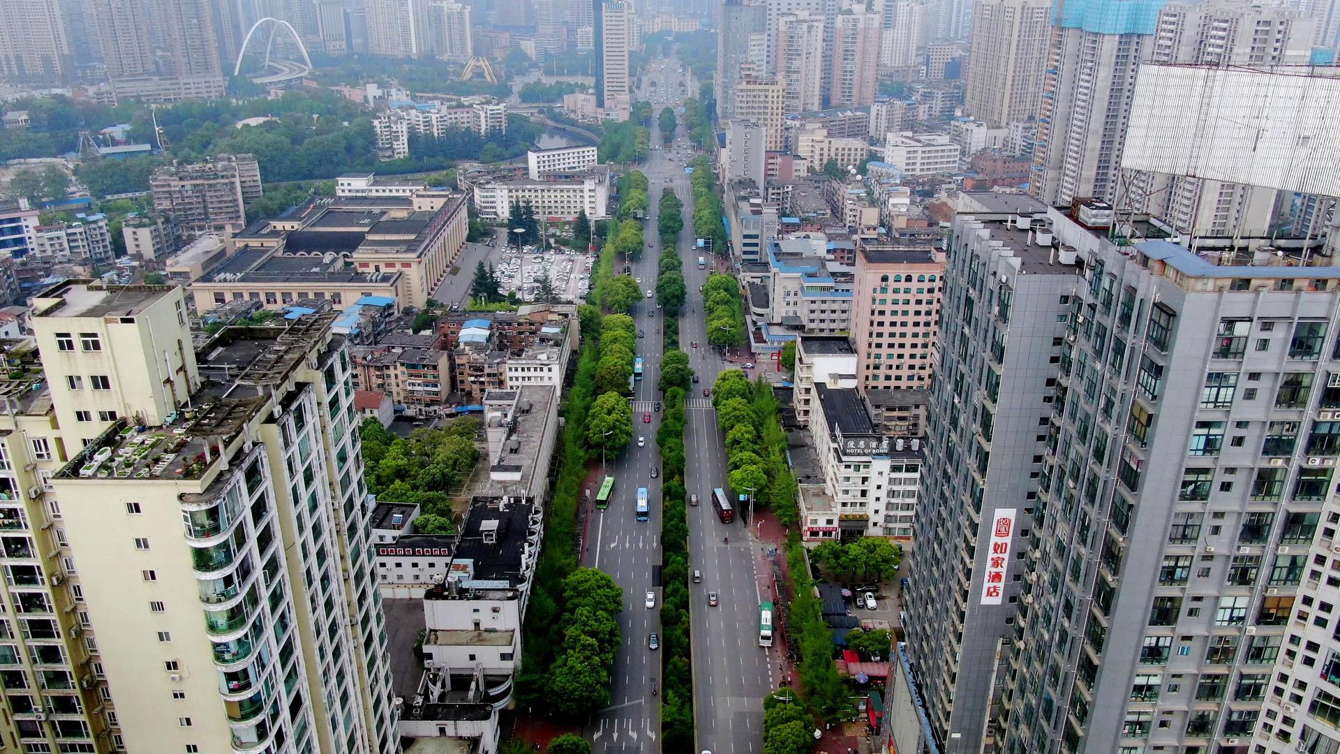 4K航拍贵阳城市交通视频的预览图