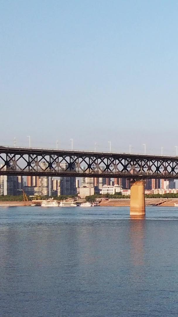 延时摄影武汉长江大桥黄鹤楼江景城市风光素材视频的预览图