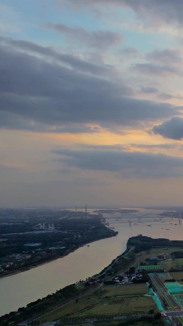 南京扬子江南京长江五桥大胜关大桥晚霞美景视频的预览图