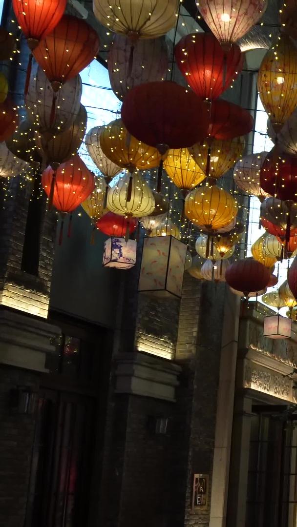 中国传统节日团圆节中秋节国庆节灯会视频的预览图