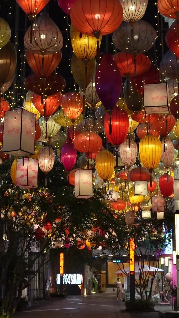 中国传统节日团圆节中秋节国庆节灯会视频的预览图