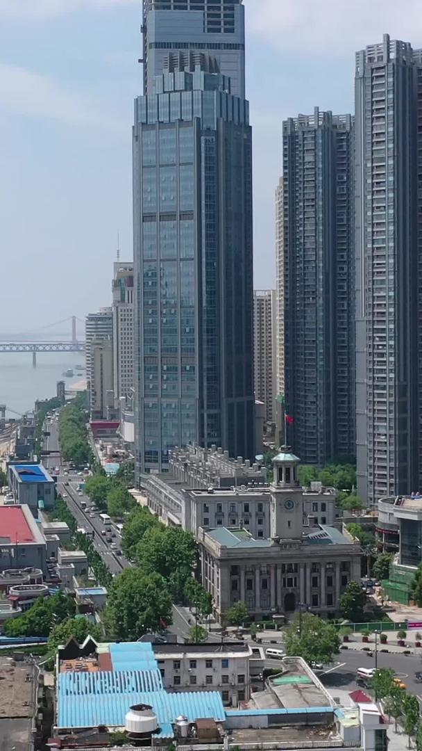 武汉城市标志性建筑江汉关钟楼材料视频的预览图