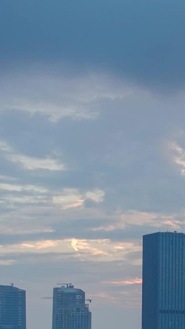 延时摄影风景城市夕阳天空火花云天际线金融中心夜景灯光城市素材视频的预览图