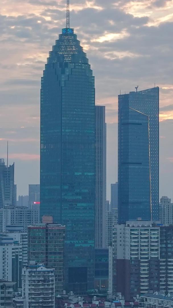 延时摄影风景城市夕阳天空火花云天际线金融中心夜景灯光城市素材视频的预览图