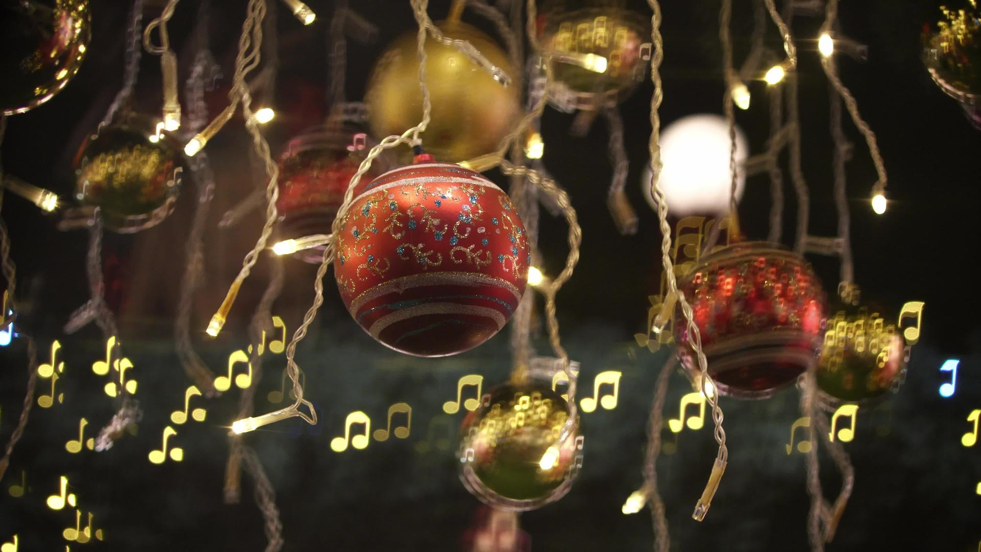 圣诞球与音乐背景与选择性焦点视频的预览图