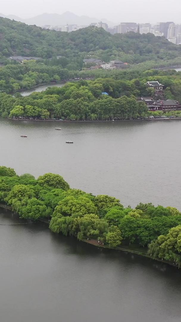 杭州西湖苏堤航拍视频视频的预览图