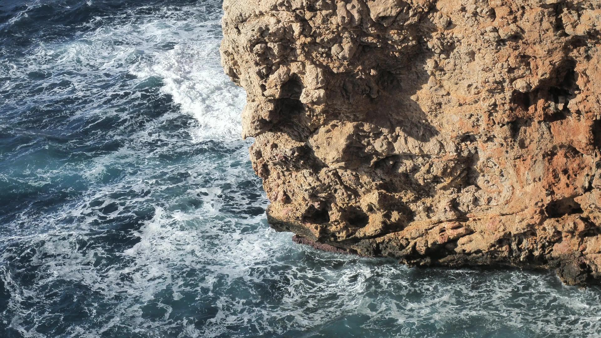 水和悬崖视频的预览图