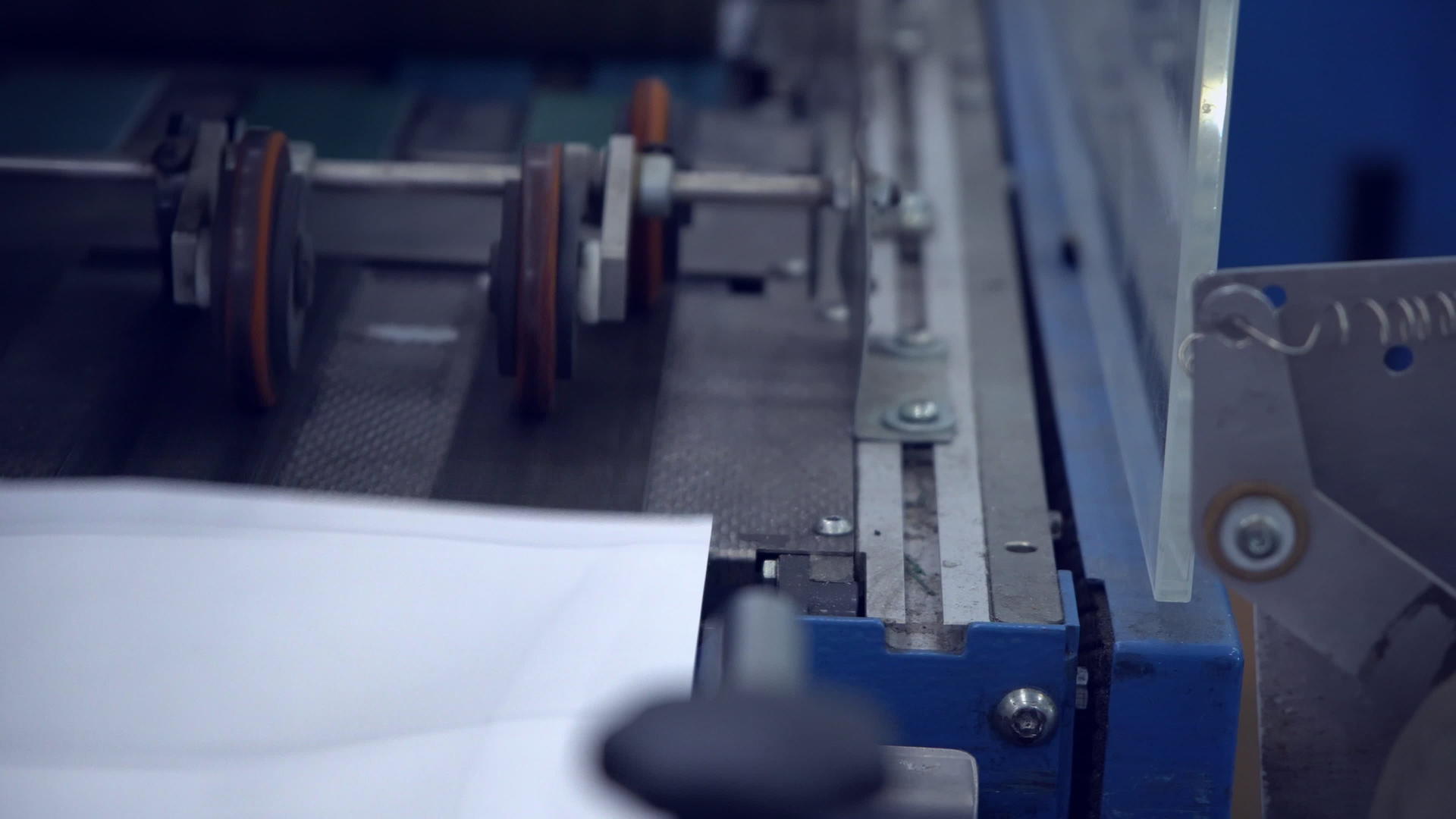 印刷厂成品的运输视频的预览图