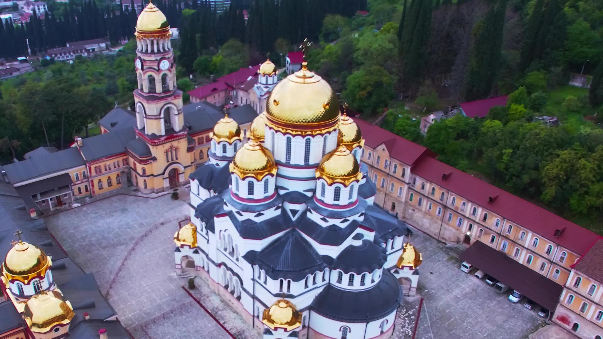 修道院建筑群航拍视频的预览图